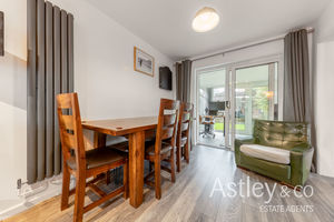 dining- click for photo gallery